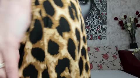 Snapshot of illegalbeauty87 chatting on March 4, 11:11 pm Ingrid or more easier...Miss  GoDDess Mistress online show from March 4, 11:11 pm