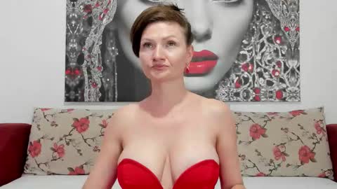 Snapshot of illegalbeauty87 chatting on October 30, 12:46 am Ingrid or more easier...Miss  GoDDess Mistress online show from October 30, 12:46 am