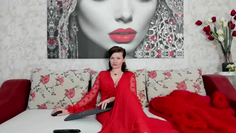 Snapshot of illegalbeauty87 chatting on March 4, 7:41 am Ingrid or more easier...Miss  GoDDess Mistress online show from March 4, 7:41 am