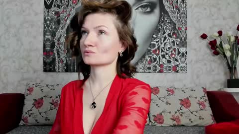 Snapshot of illegalbeauty87 chatting on February 27, 10:42 pm Ingrid or more easier...Miss  GoDDess Mistress online show from February 27, 10:42 pm