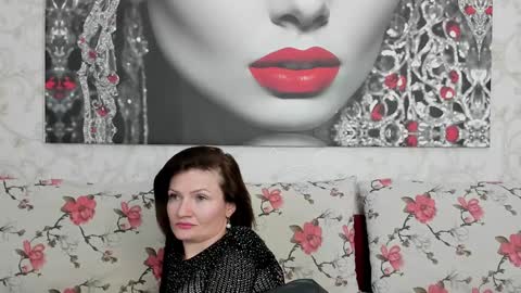 Snapshot of illegalbeauty87 chatting on January 23, 11:59 pm Ingrid or more easier...Miss  GoDDess Mistress online show from January 23, 11:59 pm