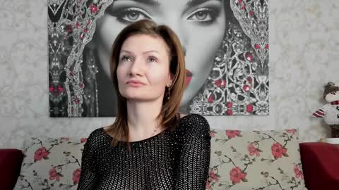 Snapshot of illegalbeauty87 chatting on December 20, 9:28 pm Ingrid or more easier...Miss  GoDDess Mistress online show from December 20, 9:28 pm