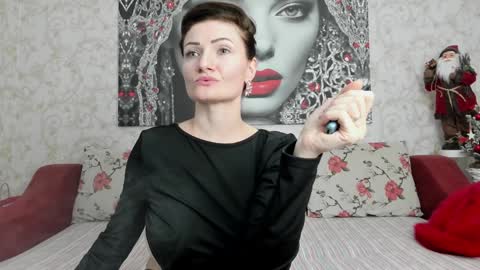 Snapshot of illegalbeauty87 chatting on December 23, 9:18 pm Ingrid or more easier...Miss  GoDDess Mistress online show from December 23, 9:18 pm