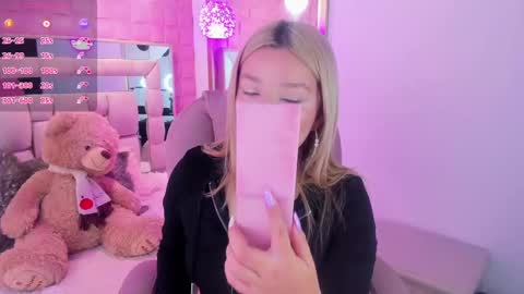 Ange online show from October 6, 2:01 pm