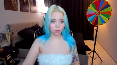 Roxy online show from December 5, 8:54 pm