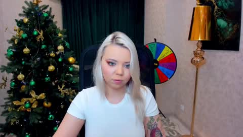 Snapshot of im__youre_sunshine chatting on December 26, 7:49 pm Roxy online show from December 26, 7:49 pm