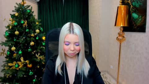 Snapshot of im__youre_sunshine chatting on December 27, 8:18 pm Roxy online show from December 27, 8:18 pm