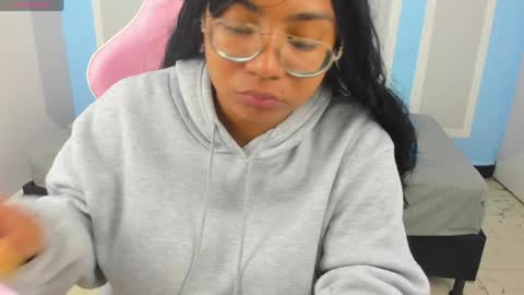 Snapshot of im_angels7 chatting on January 7, 1:59 am Angela online show from January 7, 1:59 am