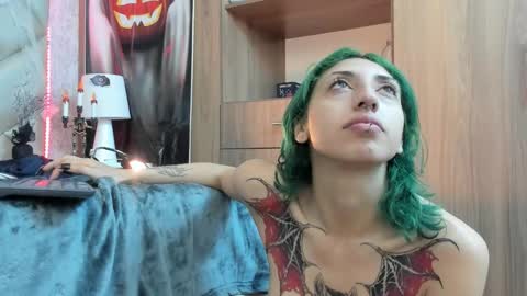 Snapshot of im_gaia chatting on November 1, 2:10 pm Im Gaia online show from November 1, 2:10 pm