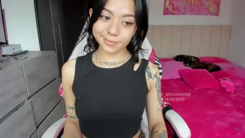 Snapshot of im_moonshine1 chatting on September 18, 8:29 pm s online show from September 18, 8:29 pm