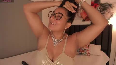 Snapshot of imacwenn_ chatting on February 12, 2:45 am Sofia online show from February 12, 2:45 am