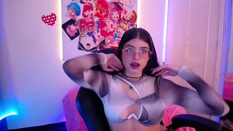 Chloe online show from September 30, 8:35 pm