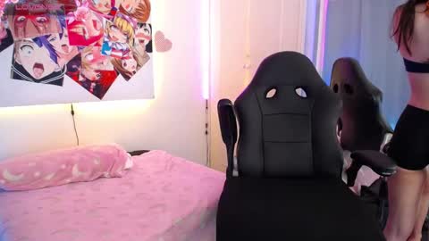 Chloe online show from October 29, 8:00 pm