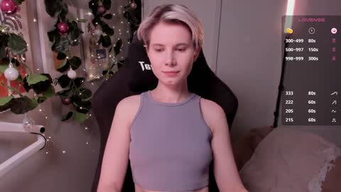 Snapshot of imnotmia chatting on December 26, 5:40 pm Mia online show from December 26, 5:40 pm