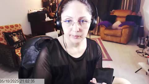 Empress online show from October 5, 6:02 pm