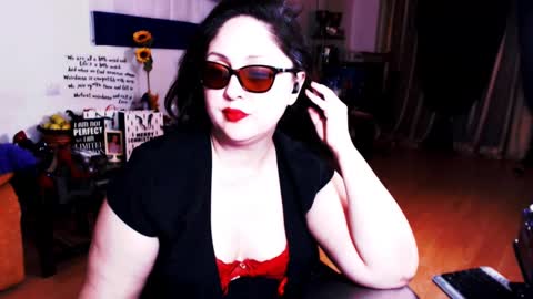 Empress online show from December 6, 3:22 pm