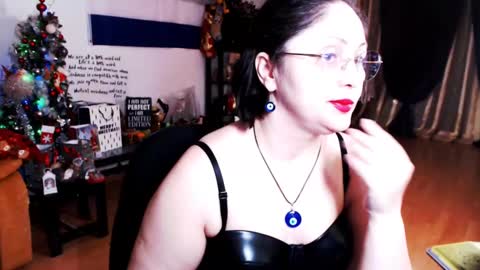 Empress online show from December 13, 8:25 pm