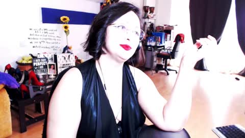Empress online show from December 5, 10:12 am