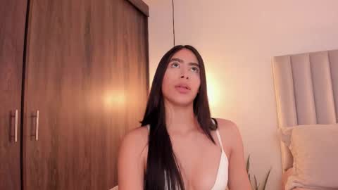 sarah online show from November 2, 9:18 pm