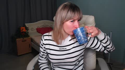 incredible_ariela online show from December 22, 11:54 am