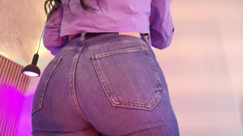 Indi Catalina online show from October 3, 12:10 pm