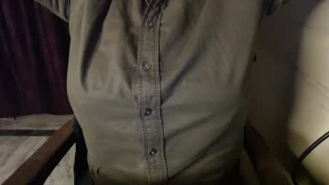 Nia online show from November 10, 6:03 pm