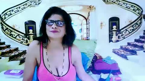 Snapshot of indianallure chatting on December 28, 7:00 am Femiez online show from December 28, 7:00 am