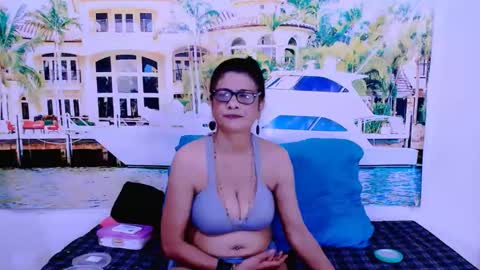 Snapshot of indianallure chatting on February 5, 6:02 am Femiez online show from February 5, 6:02 am