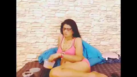 Snapshot of indianallure chatting on March 10, 11:01 am Femiez online show from March 10, 11:01 am