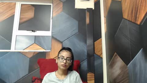 Armani online show from January 20, 6:10 am