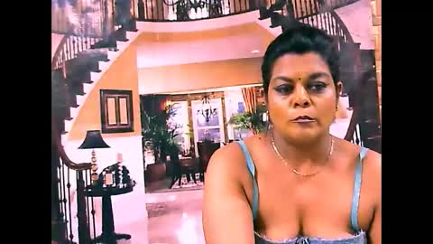 Snapshot of indiancherrypie chatting on September 19, 10:58 am indiancherrypie online show from September 19, 10:58 am