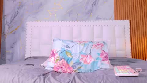 Snapshot of indiancutiie chatting on October 21, 7:40 pm LITTLE AINHOA online show from October 21, 7:40 pm