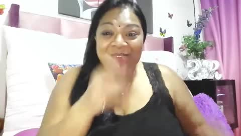 Snapshot of indiandelia chatting on February 10, 7:28 pm indiandelia online show from February 10, 7:28 pm