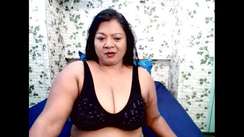 Snapshot of indiandelia chatting on February 4, 6:46 am indiandelia online show from February 4, 6:46 am