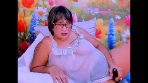 Snapshot of indianroxy07 chatting on October 8, 7:07 pm roxy online show from October 8, 7:07 pm