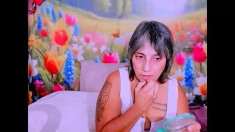 indianroxy27 online show from February 25, 1:48 am