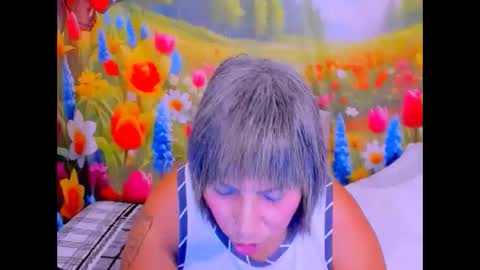 indianroxy27 online show from April 13, 4:52 pm