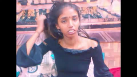 Snapshot of indiansexyslender4u2luv chatting on October 17, 7:44 am indiansexyslender4u2luv online show from October 17, 7:44 am