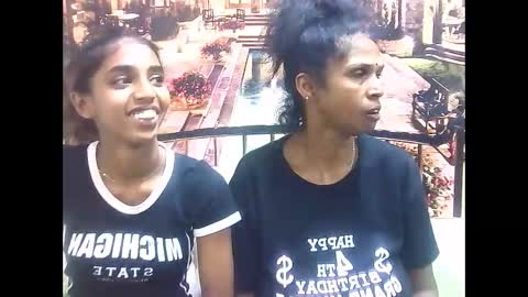 Snapshot of indiansexyslender4u2luv chatting on March 8, 5:47 am indiansexyslender4u2luv online show from March 8, 5:47 am