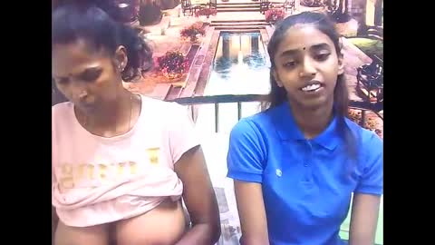 Snapshot of indiansexyslender4u2luv chatting on March 7, 5:51 am indiansexyslender4u2luv online show from March 7, 5:51 am