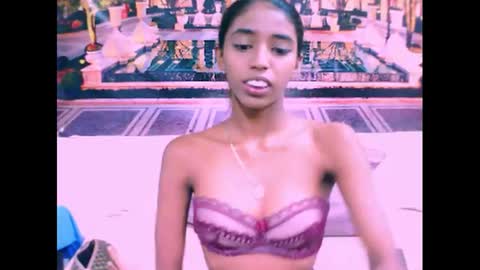 Snapshot of indiansexyslender4u2luv chatting on February 23, 5:50 am indiansexyslender4u2luv online show from February 23, 5:50 am