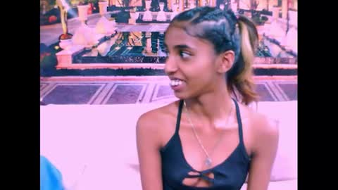 Snapshot of indiansexyslender4u2luv chatting on February 19, 6:00 am indiansexyslender4u2luv online show from February 19, 6:00 am