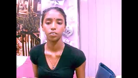 Snapshot of indiansexyslender4u2luv chatting on March 6, 6:30 am indiansexyslender4u2luv online show from March 6, 6:30 am