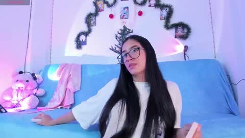 Luna  online show from December 31, 2:40 am