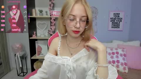 Snapshot of inferno_mia chatting on September 17, 7:17 am Mia online show from September 17, 7:17 am