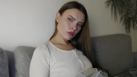 Sweet girl online show from December 2, 10:43 pm