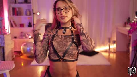 MAL ---  online show from November 7, 11:53 pm