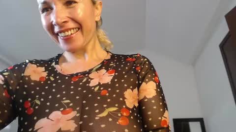 Snapshot of ingridbergman chatting on January 31, 3:11 pm online show from January 31, 3:11 pm