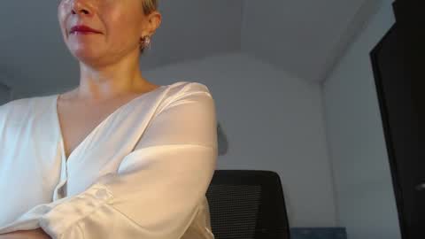 Snapshot of ingridbergman chatting on January 14, 11:42 am online show from January 14, 11:42 am