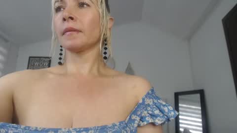 Snapshot of ingridbergman chatting on February 25, 1:21 pm online show from February 25, 1:21 pm